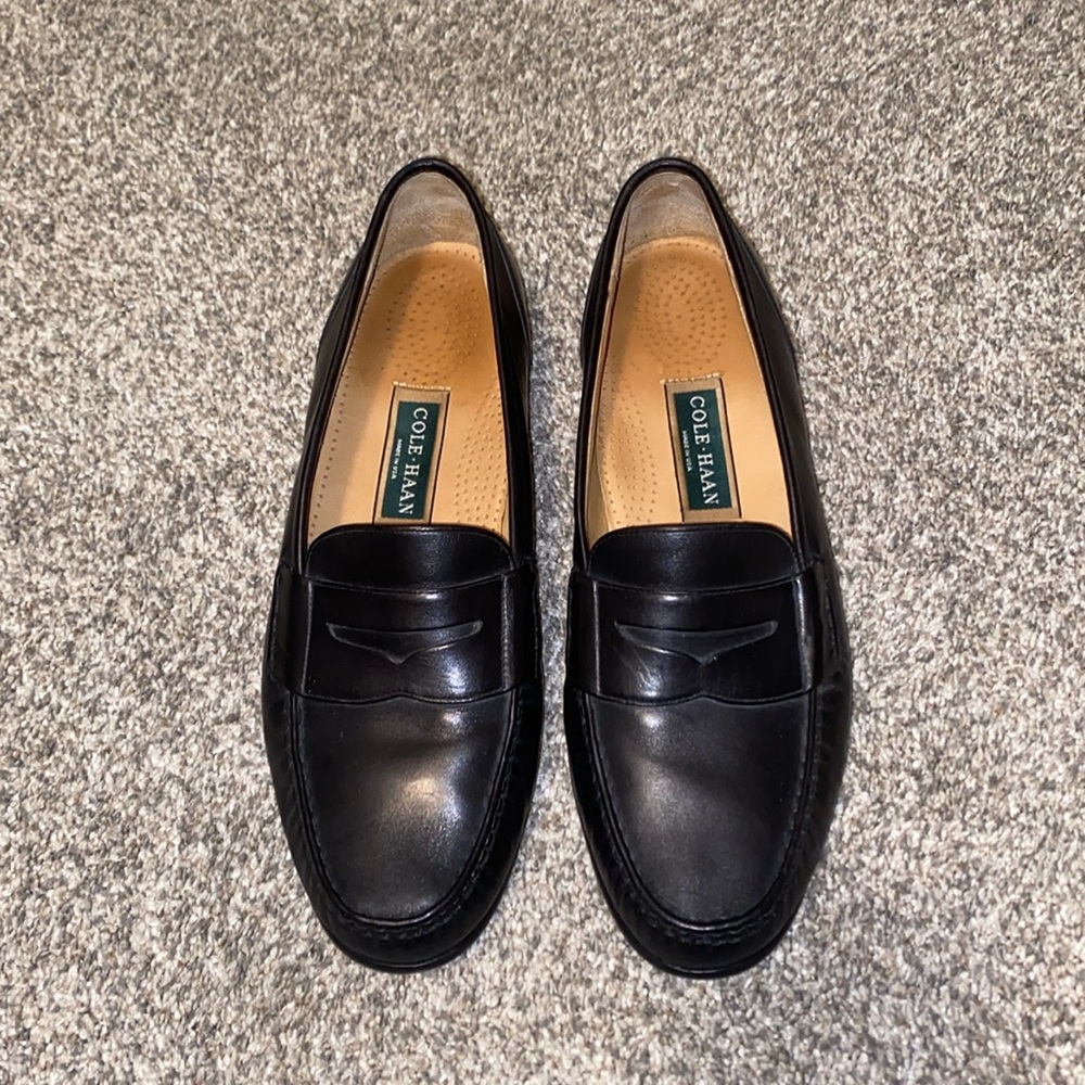 Vintage Cole Hann Made in USA Black Penny Loafers
